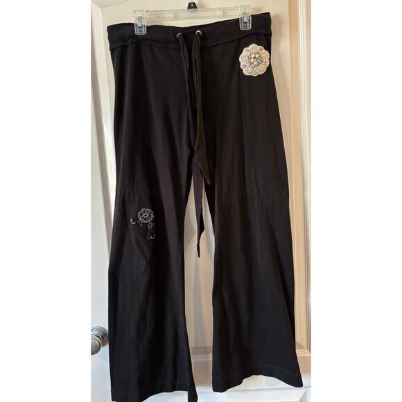 Twisted Heart Rhinestone Flower Y2K Flare Yoga Pants Size Large Black Sweatpants - Picture 1 of 4